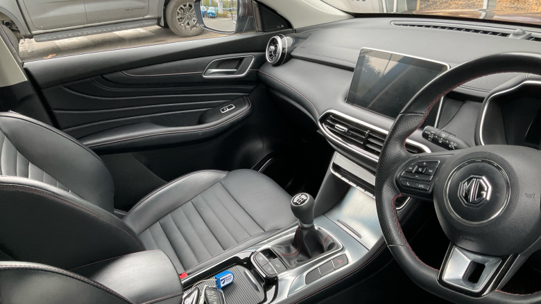 MG HS 1.5 T-GDI Trophy 5dr Petrol Hatchback